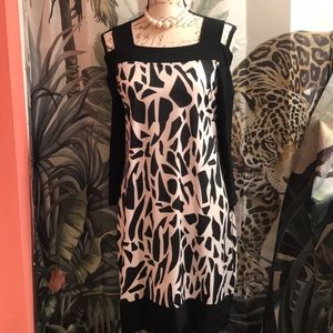 NWT! FASHQUE STUDIO STRIKING BLACK/WHITE COLD SHOULDER DRESS SIZE S